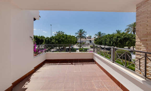 Herverkoop - Villa - Orihuela Costa - Punta Prima