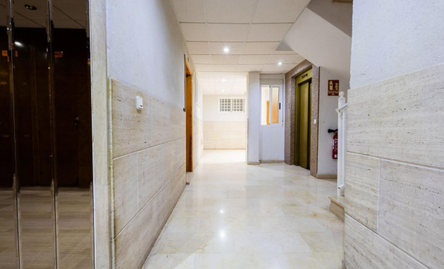 Herverkoop - Apartment - Torrevieja - Centro