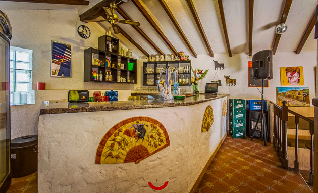 Revente - Commercial - Hondón de las Nieves