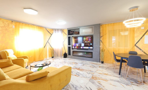 Herverkoop - Villa - San Miguel de Salinas - Residencial los flamencos