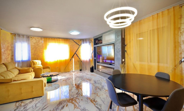 Herverkoop - Villa - San Miguel de Salinas - Residencial los flamencos