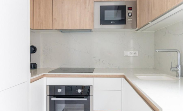 Herverkoop - Apartment - Torrevieja - Estacion de autobuses