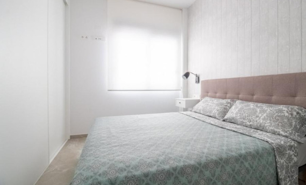 Herverkoop - Apartment - Torrevieja - Estacion de autobuses