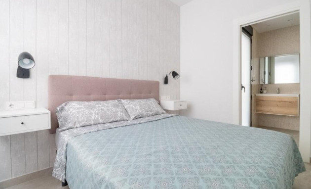 Herverkoop - Apartment - Torrevieja - Estacion de autobuses