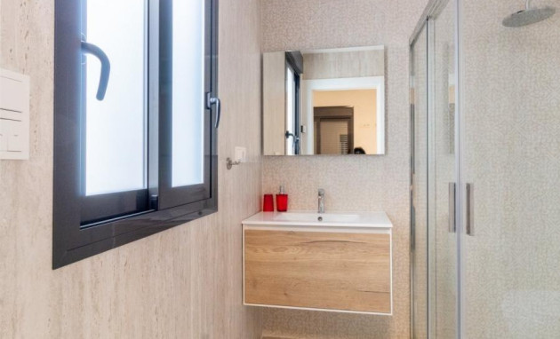 Herverkoop - Apartment - Torrevieja - Estacion de autobuses