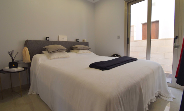 Herverkoop - Detached Villa - Orihuela Costa - Villamartin