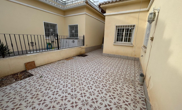 Herverkoop - Bungalow - Gelijkvloers - Torrevieja - La siesta