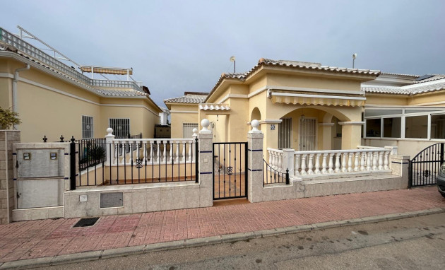 Herverkoop - Bungalow - Gelijkvloers - Torrevieja - La siesta
