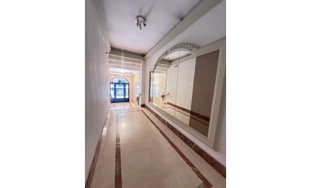 Herverkoop - Apartment - Torrevieja - Playa del cura