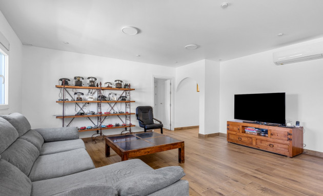 Resale - Villa - Los Montesinos