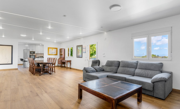 Resale - Villa - Los Montesinos