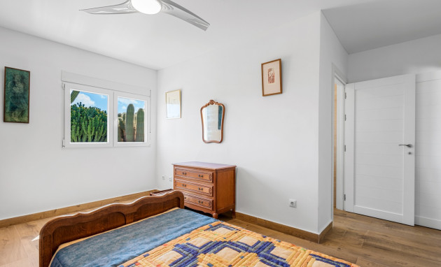 Resale - Villa - Los Montesinos