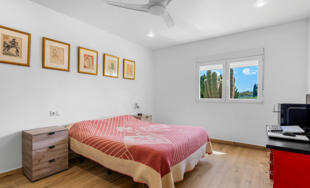 Resale - Villa - Los Montesinos