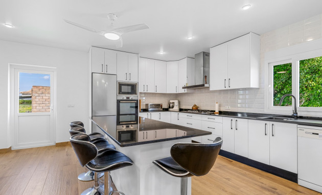 Resale - Villa - Los Montesinos