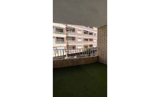 Herverkoop - Apartment - Torrevieja - Estacion de autobuses