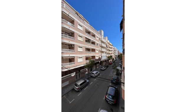 Herverkoop - Apartment - Torrevieja - Estacion de autobuses