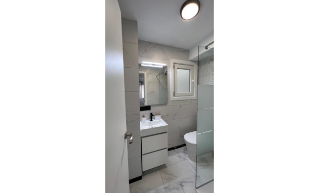 Herverkoop - Apartment - Torrevieja - Estacion de autobuses