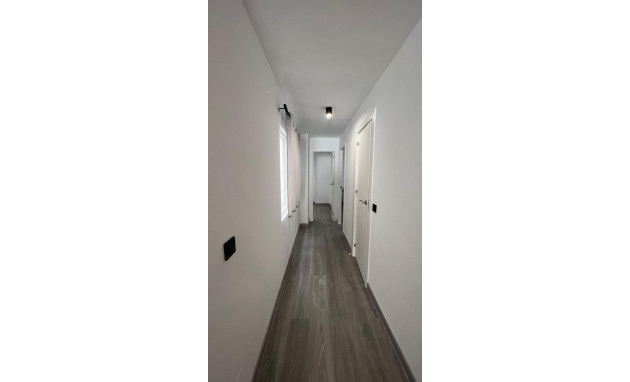 Herverkoop - Apartment - Torrevieja - Estacion de autobuses