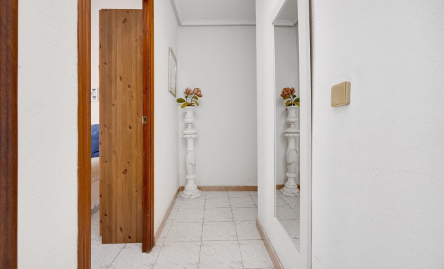 Herverkoop - Apartment - Torrevieja - Estacion de autobuses