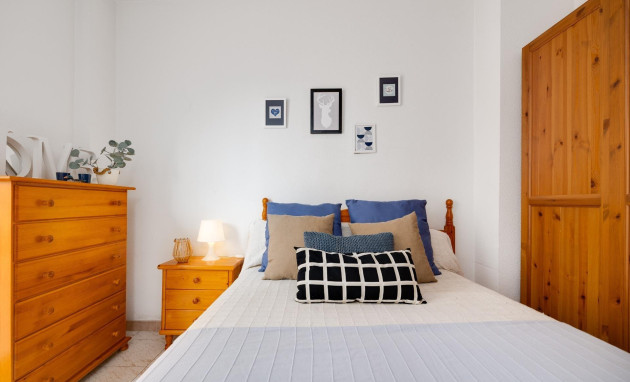 Herverkoop - Apartment - Torrevieja - Estacion de autobuses