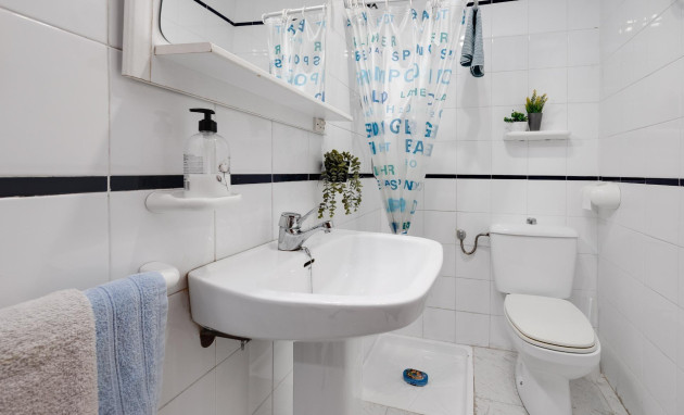 Herverkoop - Apartment - Torrevieja - Estacion de autobuses