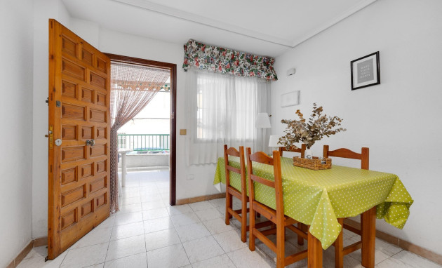 Herverkoop - Apartment - Torrevieja - Estacion de autobuses