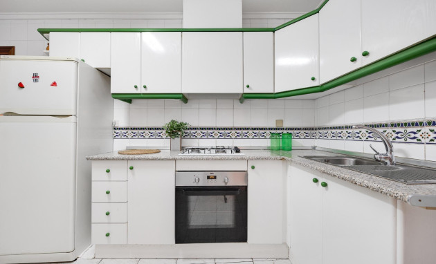 Herverkoop - Apartment - Torrevieja - Estacion de autobuses