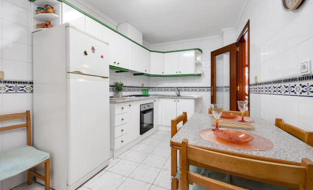 Herverkoop - Apartment - Torrevieja - Estacion de autobuses