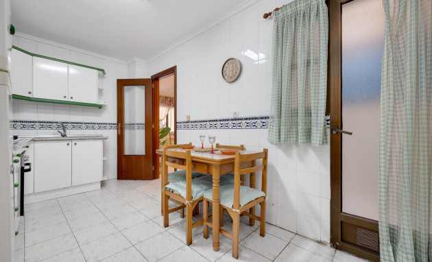 Herverkoop - Apartment - Torrevieja - Estacion de autobuses