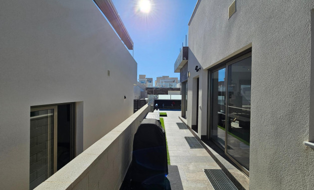 Revente - Villa - Orihuela Costa - Villamartin