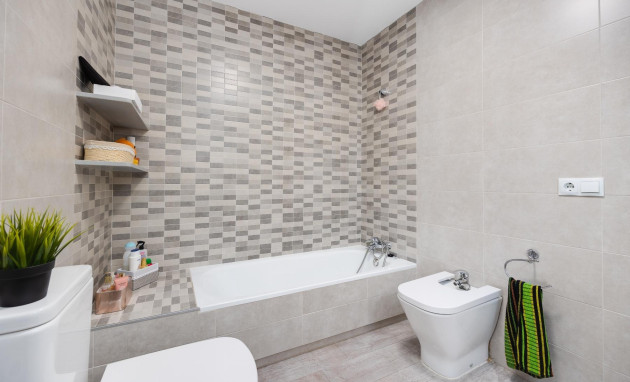 Resale - Apartment - Torrevieja - torrevieja