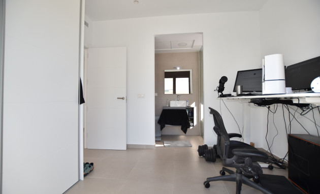 Resale - Villa - Benijofar