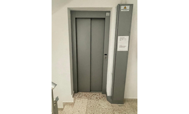 Herverkoop - Apartment - Torrevieja - Playa de los Naufragos