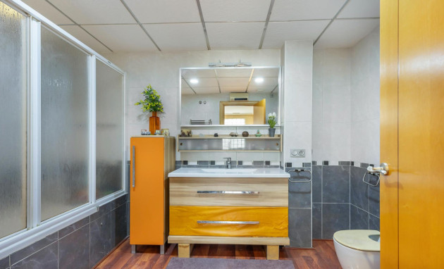 Herverkoop - Semi - Torrevieja - Aguas Nuevas