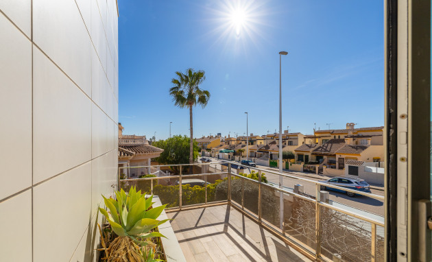 Herverkoop - Villa - Orihuela Costa - La Zenia