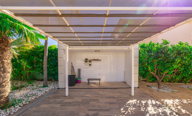 Herverkoop - Villa - Orihuela Costa - La Zenia