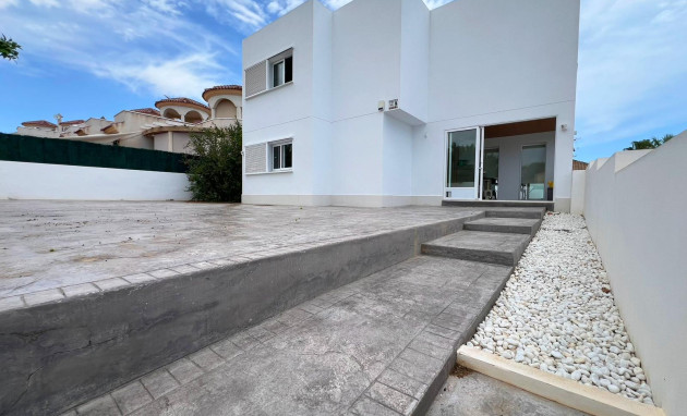 Resale - Villa - San Fulgencio