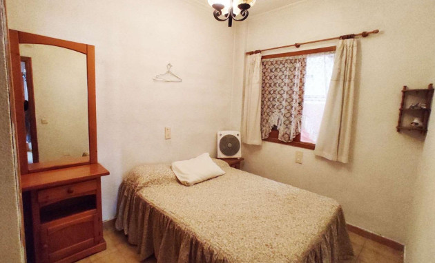 Herverkoop - Apartment - Torrevieja - Estacion de autobuses