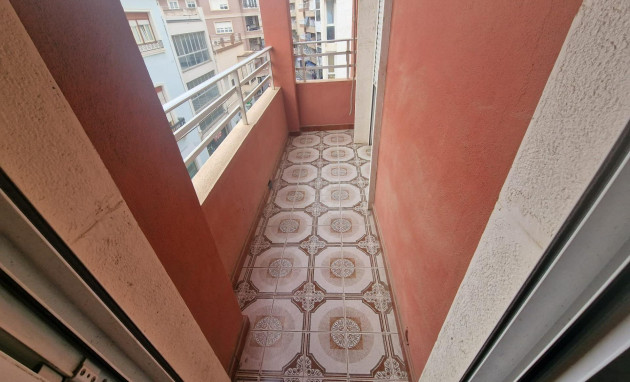 Herverkoop - Apartment - Torrevieja - Estacion de autobuses