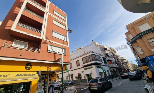 Herverkoop - Apartment - Torrevieja - Estacion de autobuses