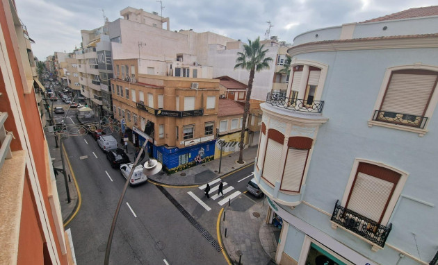 Herverkoop - Apartment - Torrevieja - Estacion de autobuses