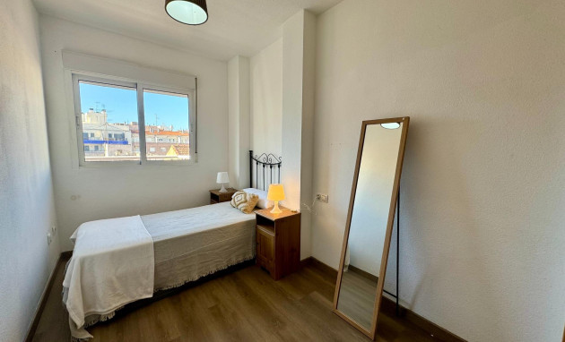 Revente - Apartment - Torrevieja - Estacion de autobuses