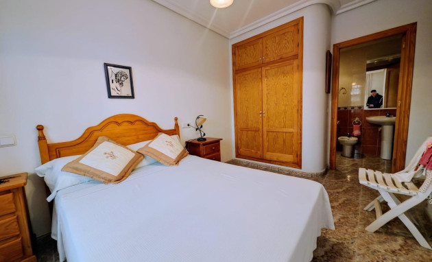 Herverkoop - Apartment - Torrevieja - Estacion de autobuses