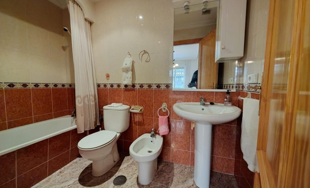 Herverkoop - Apartment - Torrevieja - Estacion de autobuses