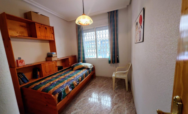 Herverkoop - Apartment - Torrevieja - Estacion de autobuses