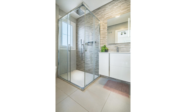 Herverkoop - Quad House - Torrevieja - Aguas Nuevas