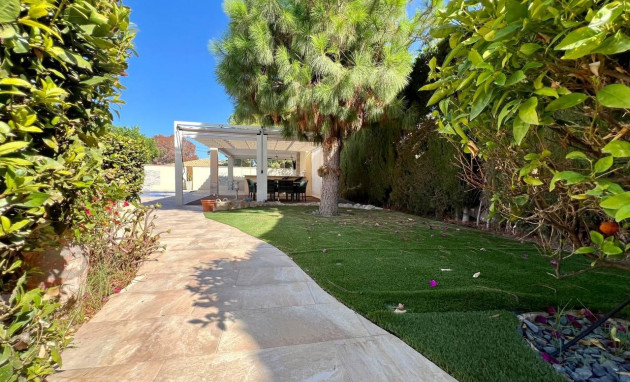 Herverkoop - Villa - Torrevieja - Centro