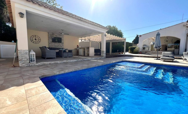 Herverkoop - Villa - Torrevieja - Centro