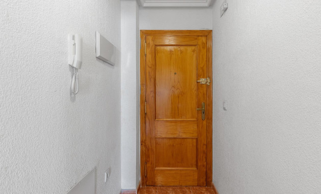 Herverkoop - Apartment - Torrevieja - Estacion de autobuses