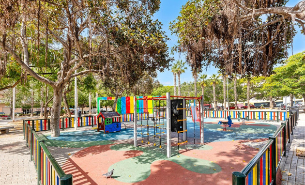 Herverkoop - Apartment - Torrevieja - Estacion de autobuses